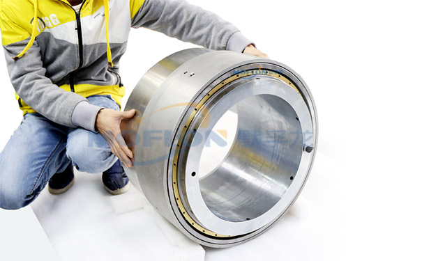 大尺寸導(dǎo)電滑環(huán)